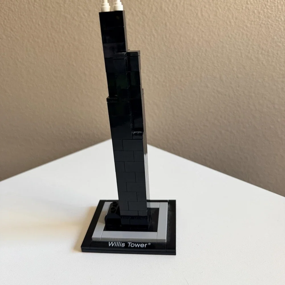 LEGO Architecture Willis Tower 21000 Chicago 100% Complete Retired 2011